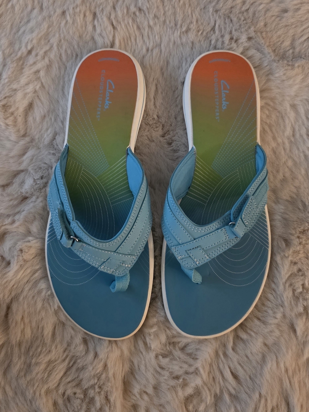 Clarks Cloudsteppers Breeze Reyna Flip Flop Sandals For Women.